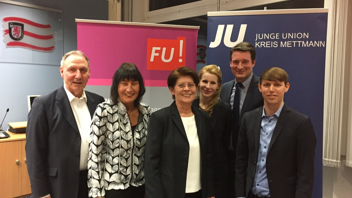 Auf dem Foto v. l. n. r.: Wolfgang Leyendecker (MIT), Dr. Annette Koewius (FU), Dr. Renate Sommer MdEP, Gisela Grabow (FU), Uwe Pakendorf (CDU-Kandidat für das EU-Parlament), Sebastian Köpp (JU)